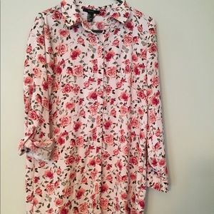 Floral 3/4 sleeve button up dress!